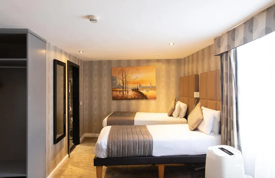 Duke Of Leinster Hotel-1